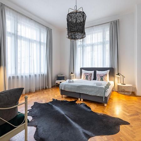 Charming 1 Bedroom Apartment In The City Center Of Prag Exterior foto
