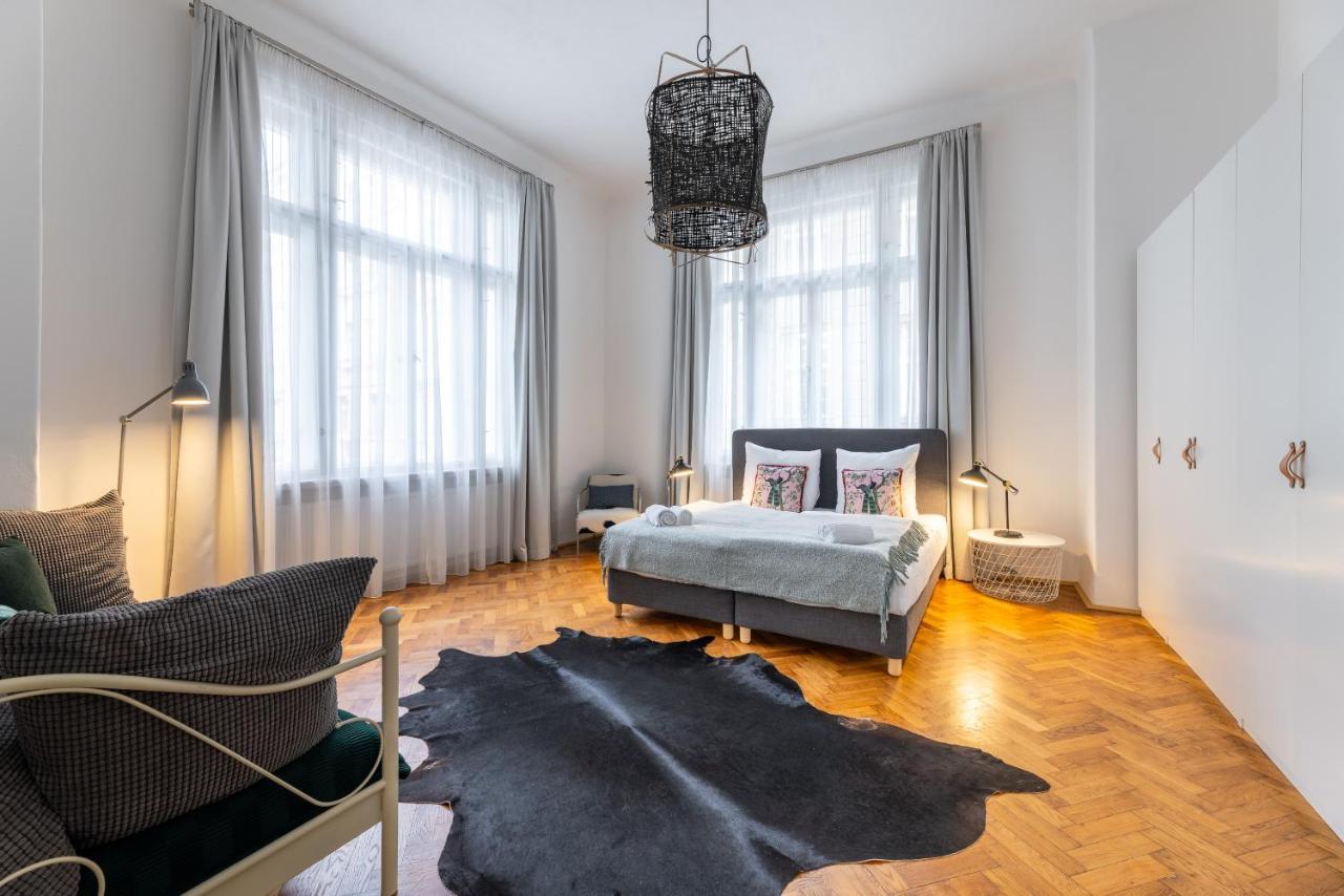 Charming 1 Bedroom Apartment In The City Center Of Prag Exterior foto