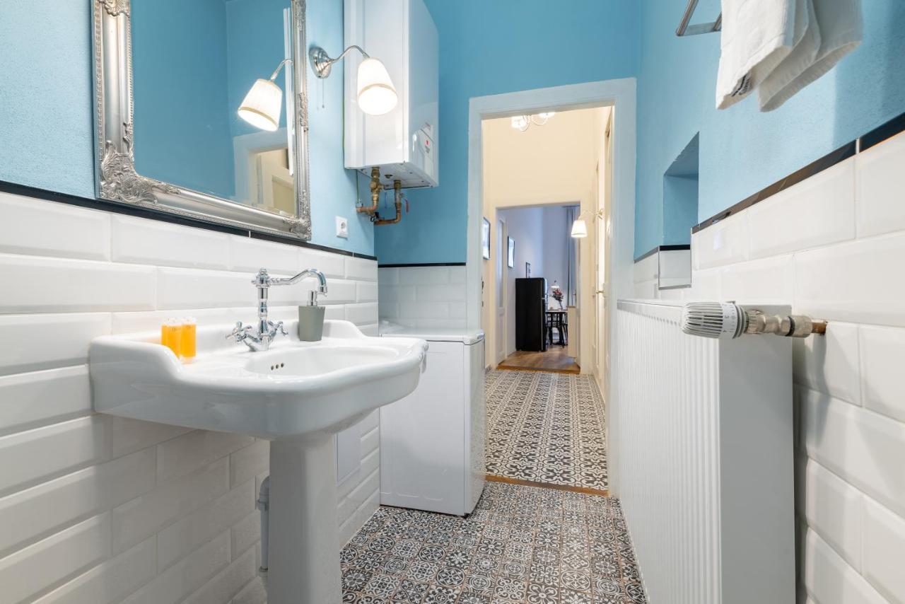 Charming 1 Bedroom Apartment In The City Center Of Prag Exterior foto