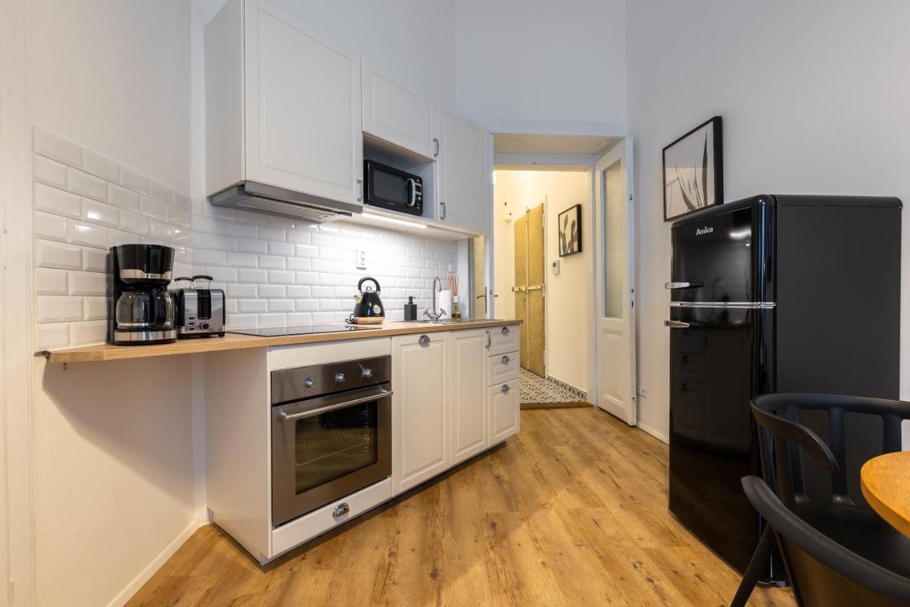 Charming 1 Bedroom Apartment In The City Center Of Prag Exterior foto