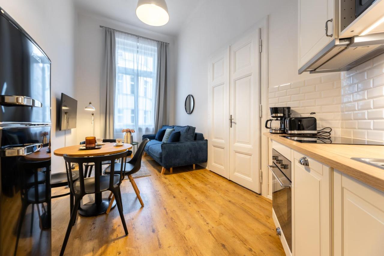 Charming 1 Bedroom Apartment In The City Center Of Prag Exterior foto