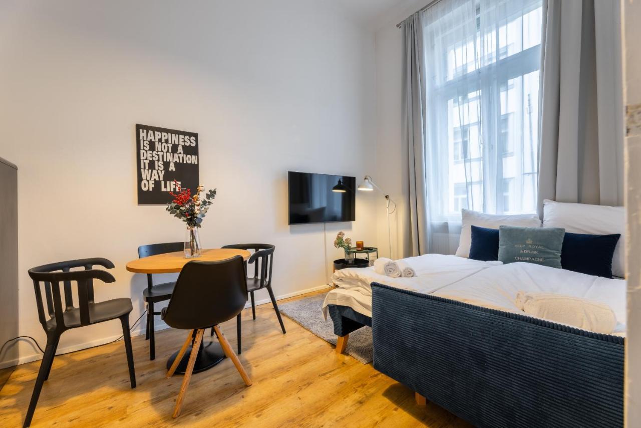 Charming 1 Bedroom Apartment In The City Center Of Prag Exterior foto