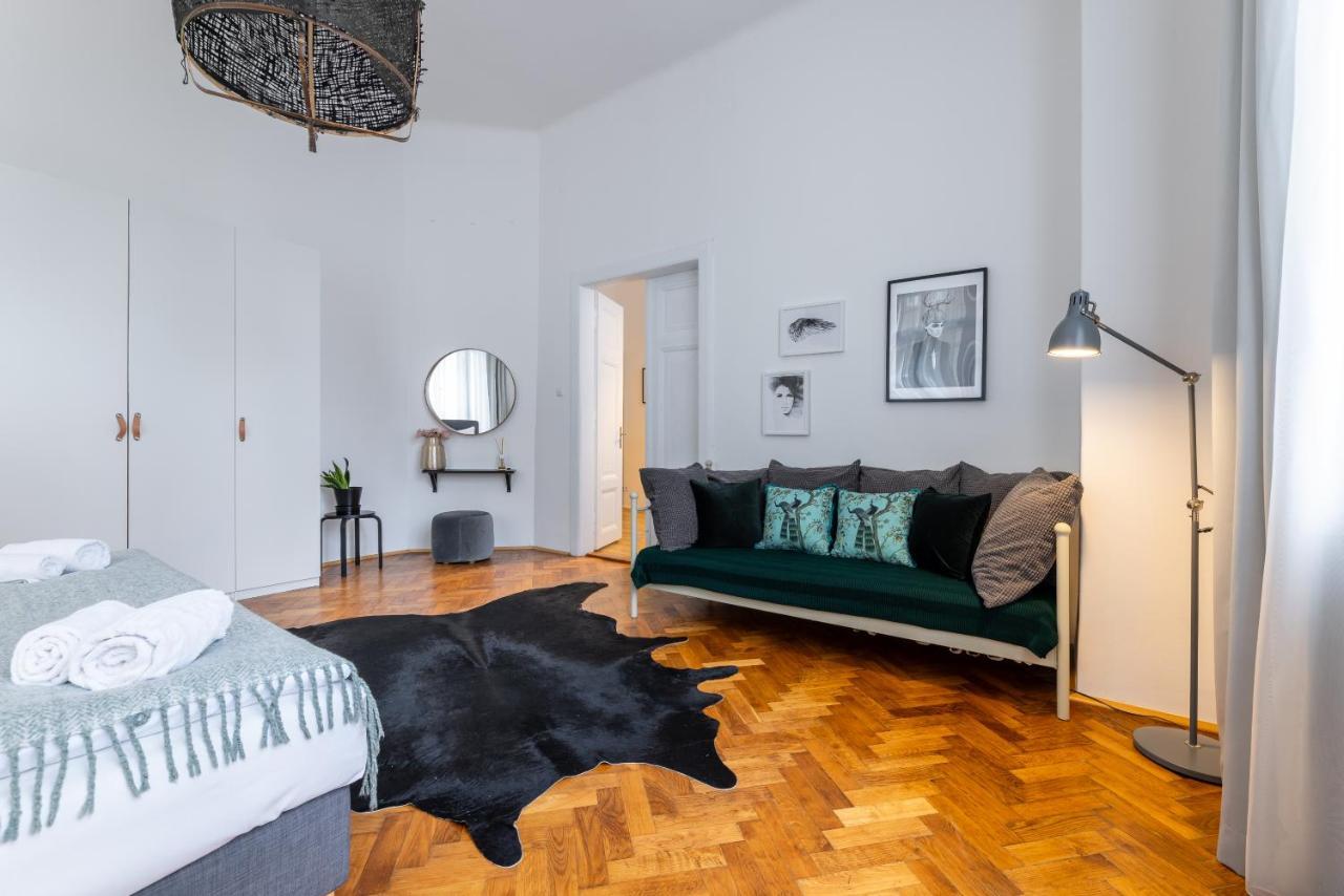 Charming 1 Bedroom Apartment In The City Center Of Prag Exterior foto