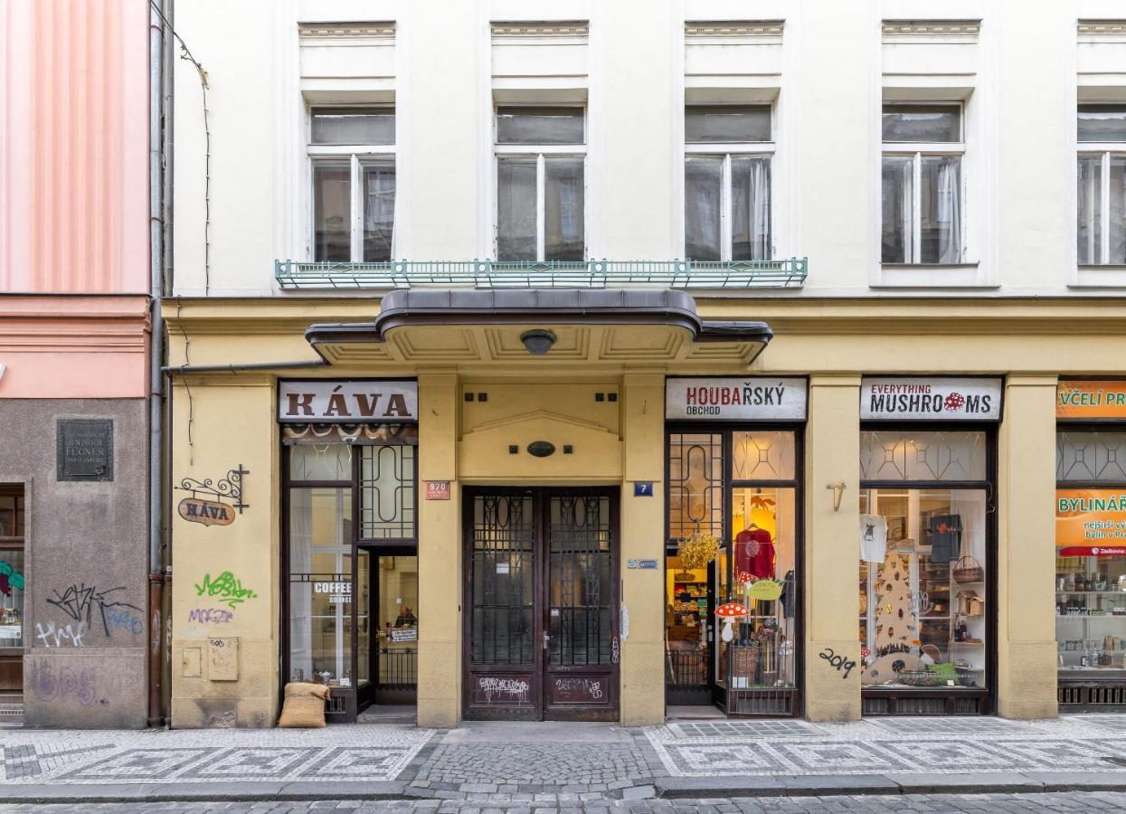 Charming 1 Bedroom Apartment In The City Center Of Prag Exterior foto